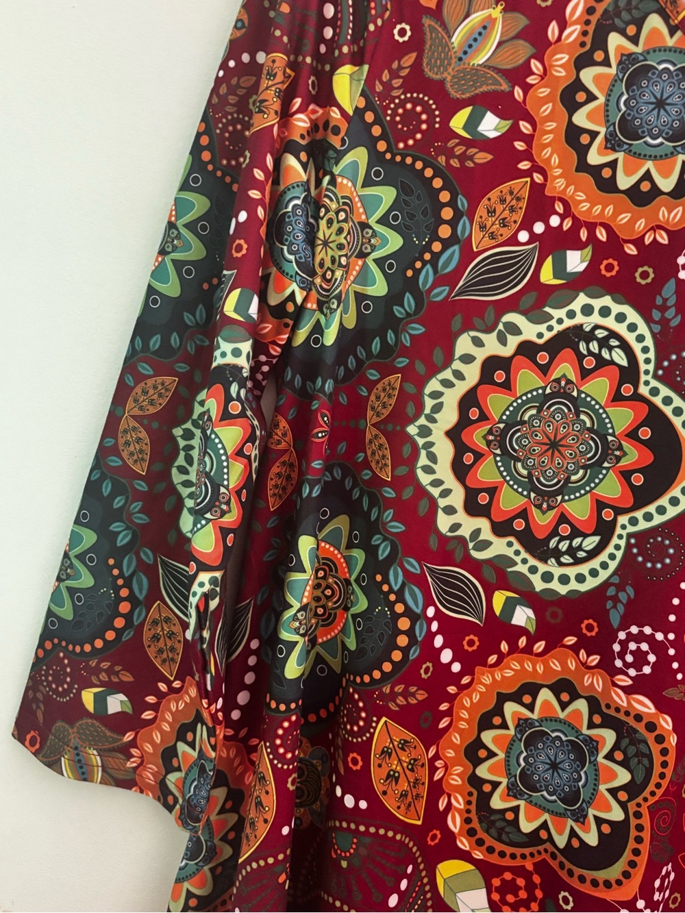 XL ENMAIN Burgundy Mandala Pattern V-Neck Tunic Top - Picture 5 of 6
